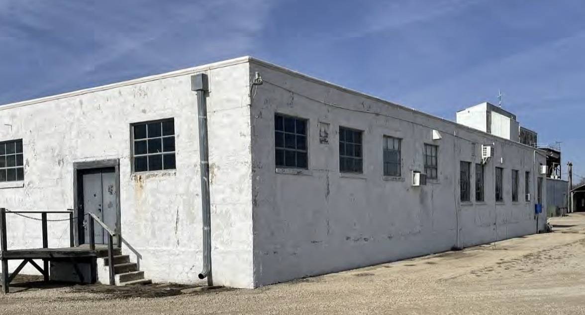 4177 N IL RTE 251 HWY, Mendota, IL 61342