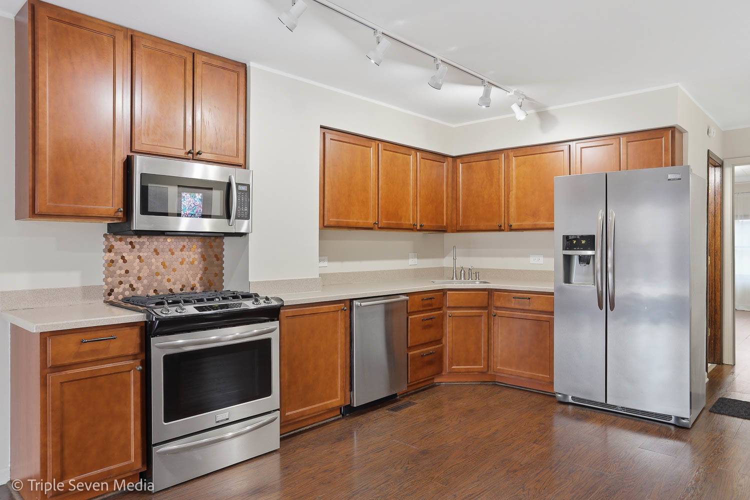 27W119 Cooley AVE, Winfield, IL 60190