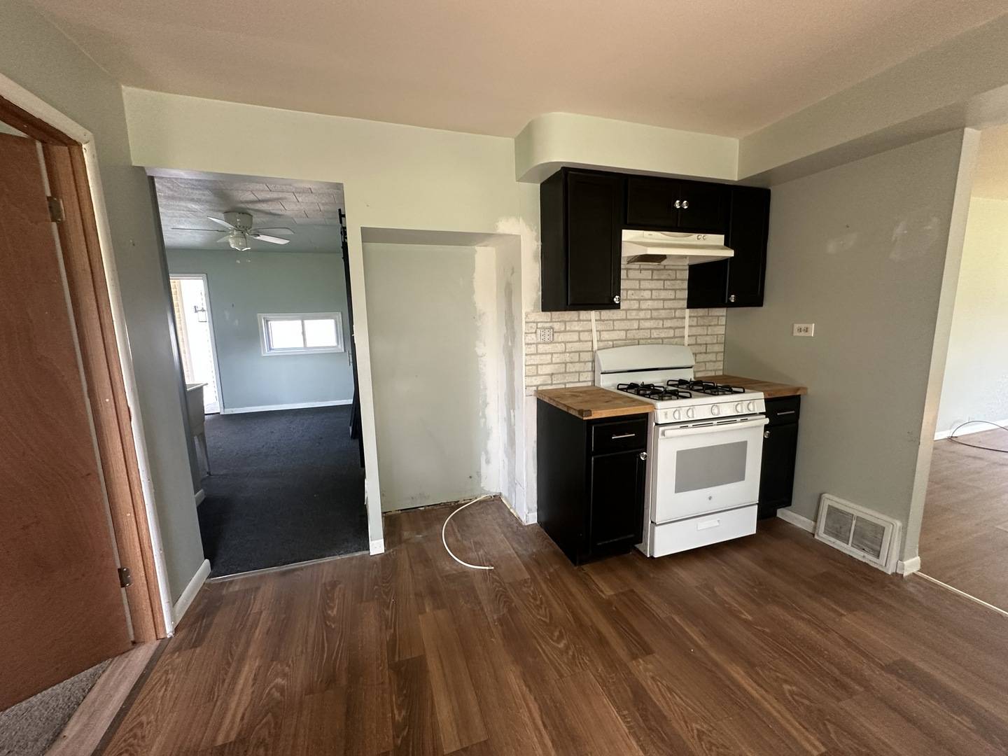 415 W Livingston RD, Streator, IL 61364