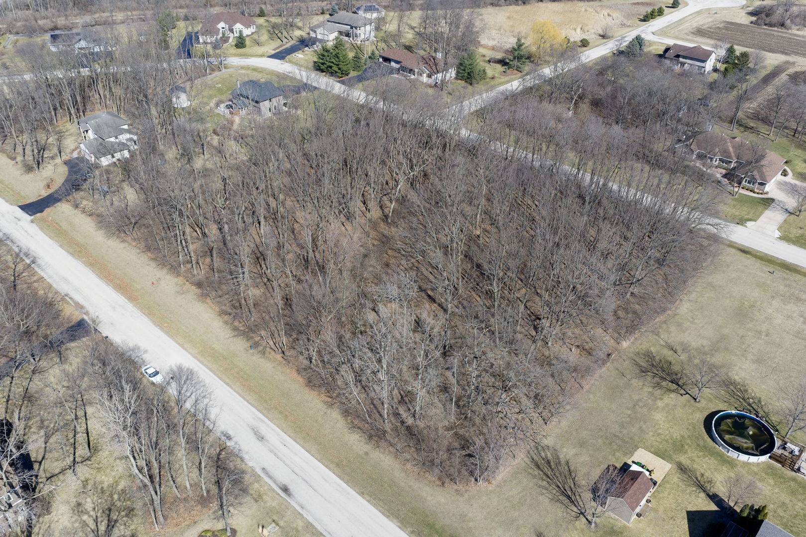 203 Kyle LN, Kirkland, IL 60146