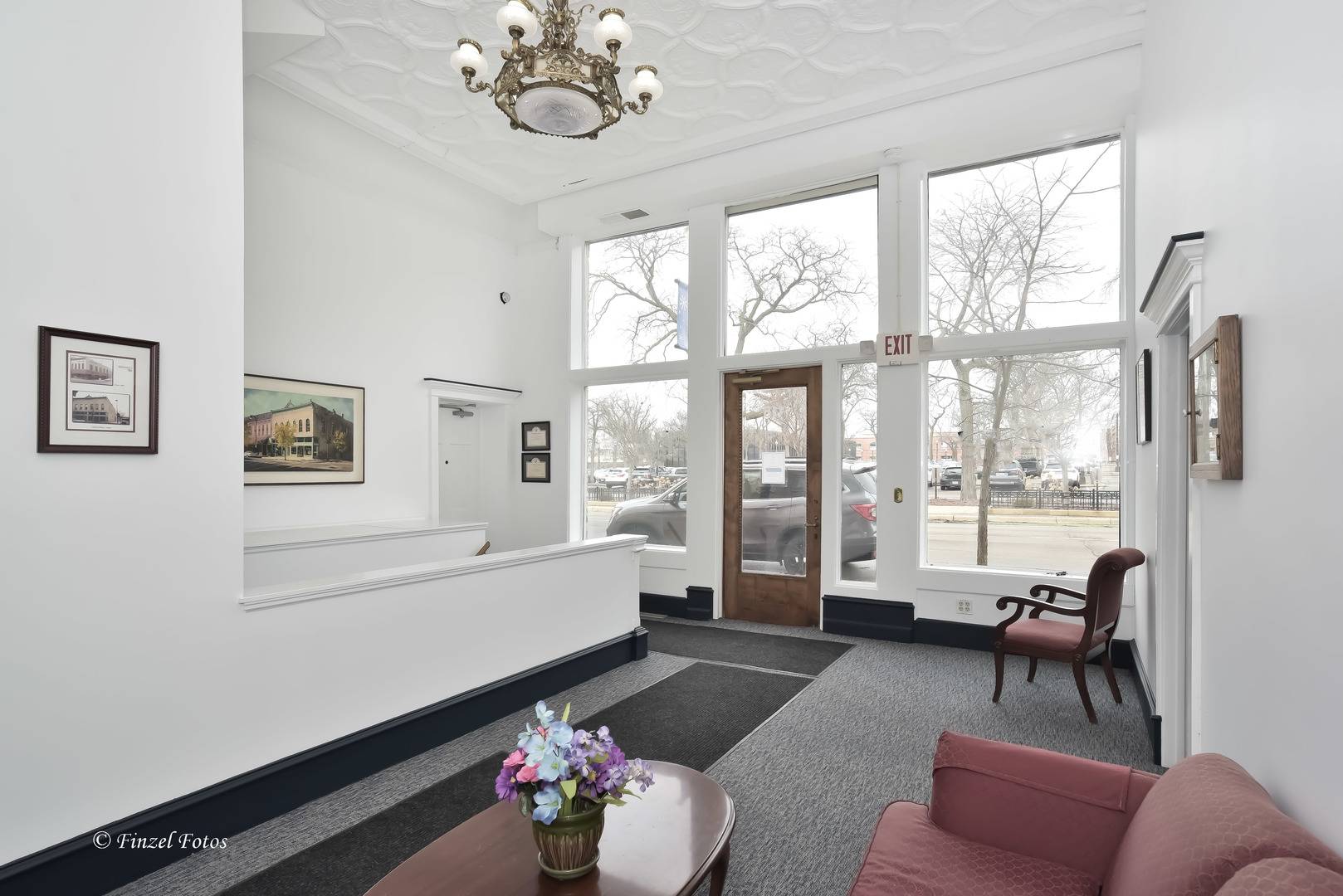 20-24 Douglas AVE, Elgin, IL 60120