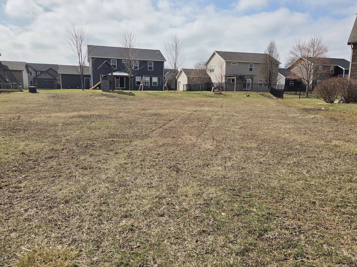 1766 Hicksii RD, Normal, IL 61761