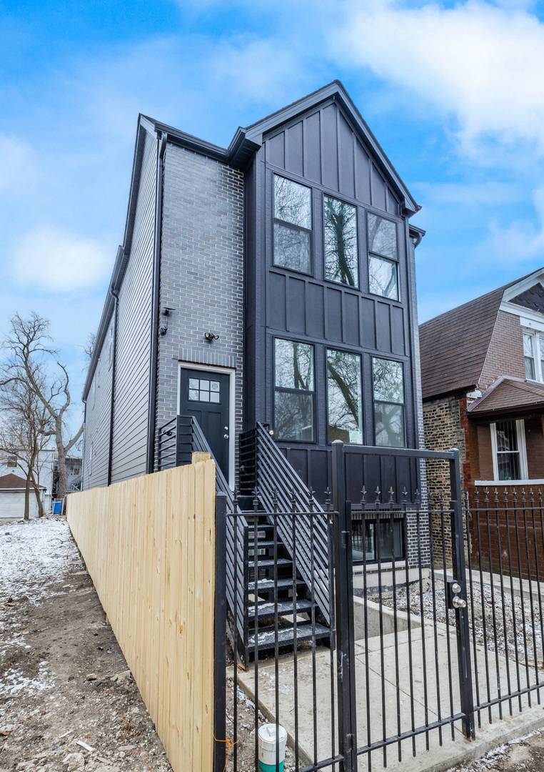 535 N Lawndale AVE, Chicago, IL 60624