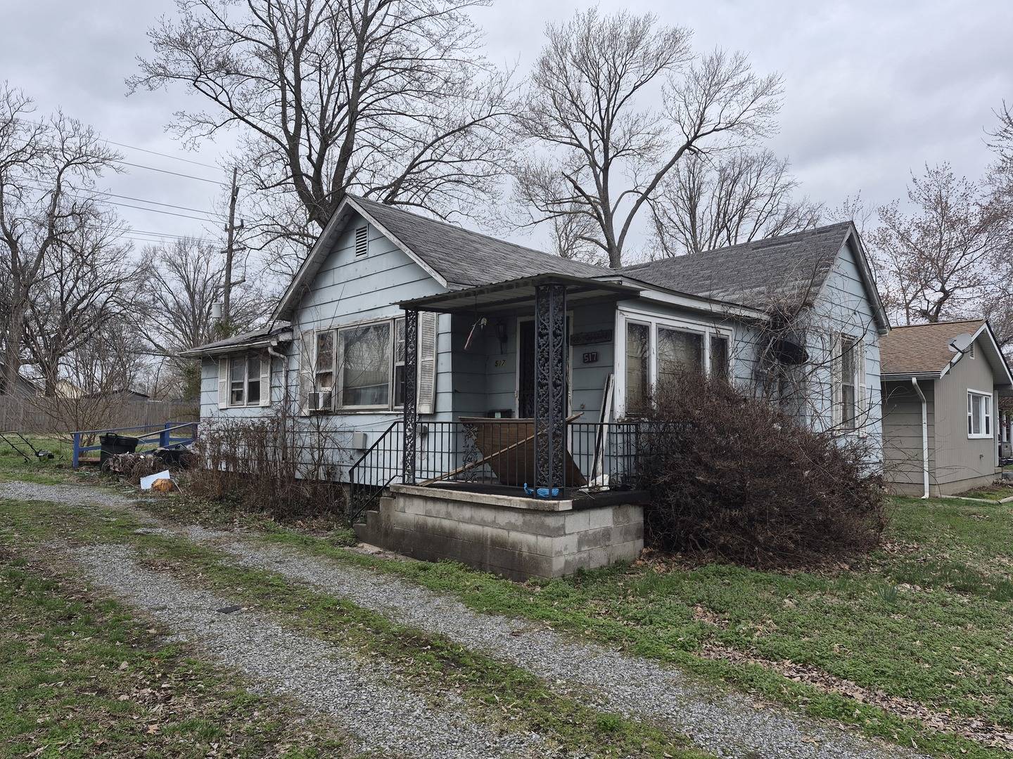 517 S 6th ST, Herrin, IL 62948