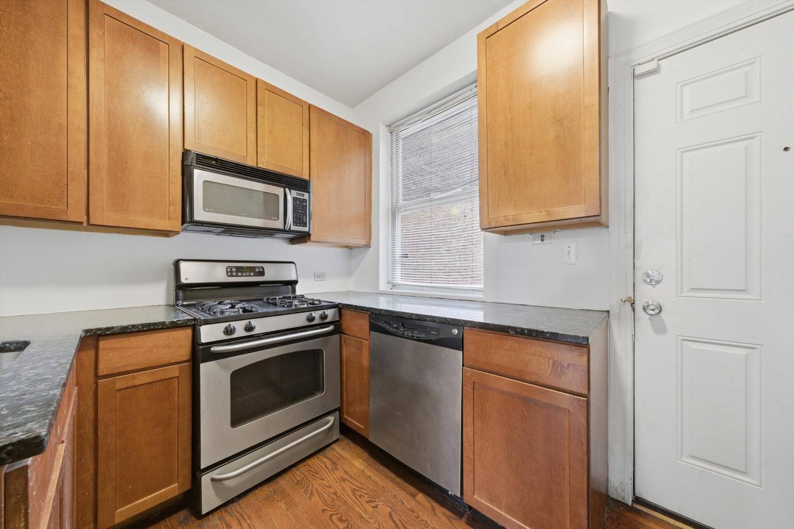 7601 S Essex AVE #2, Chicago, IL 60649
