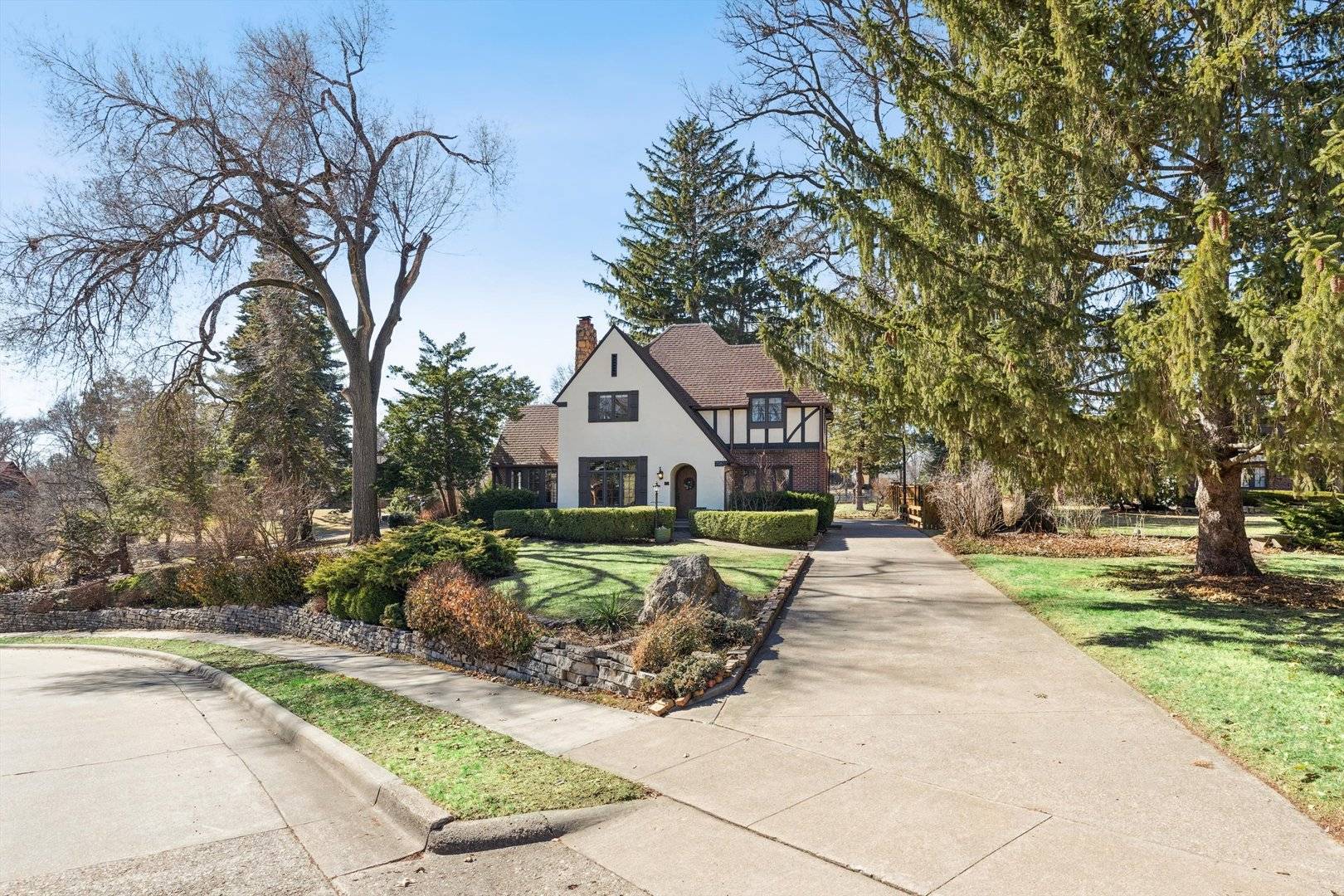716 Terrace DR, Clinton, IA 52732