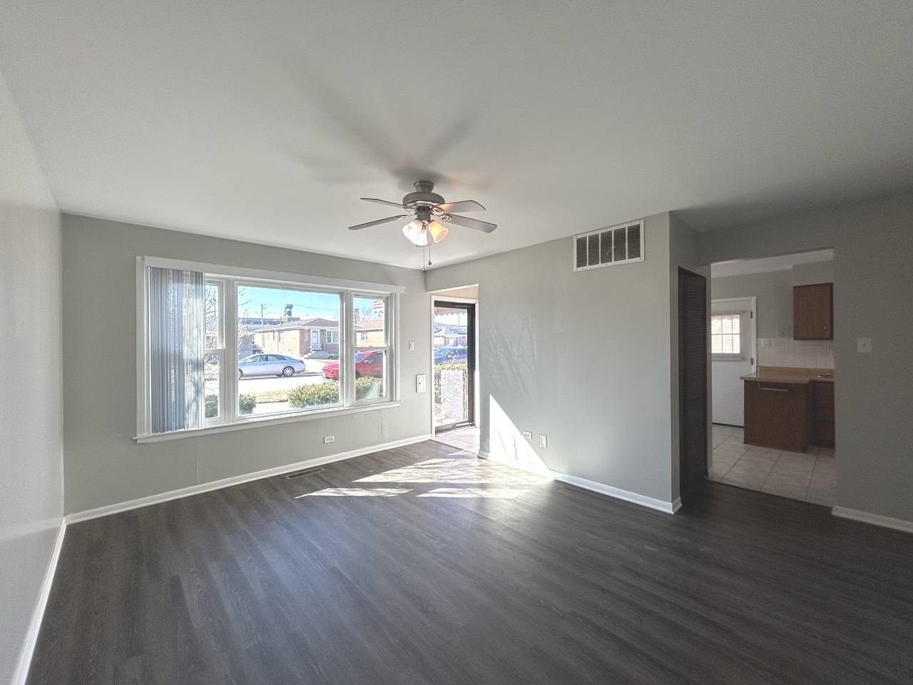 12725 S Saginaw AVE, Chicago, IL 60633