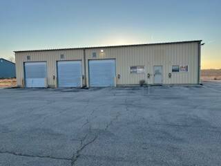 1604 Schwan DR, Mendota, IL 61342