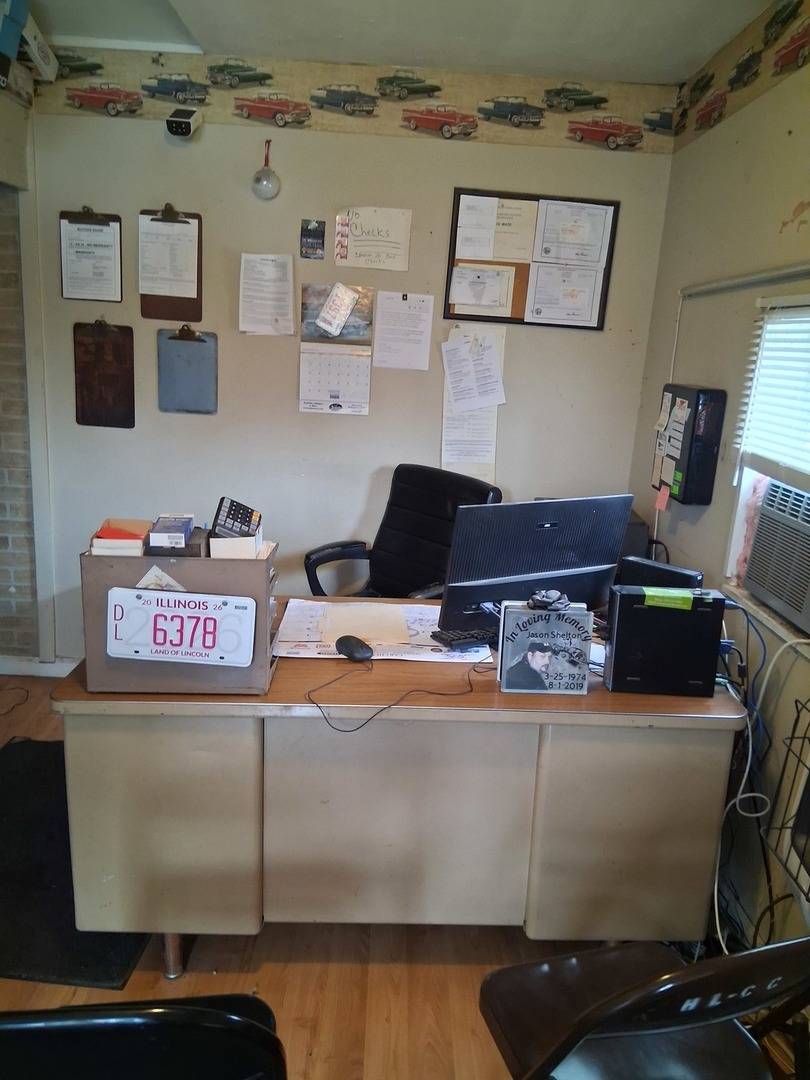 17092 Route 37 HWY N, Johnston City, IL 62951