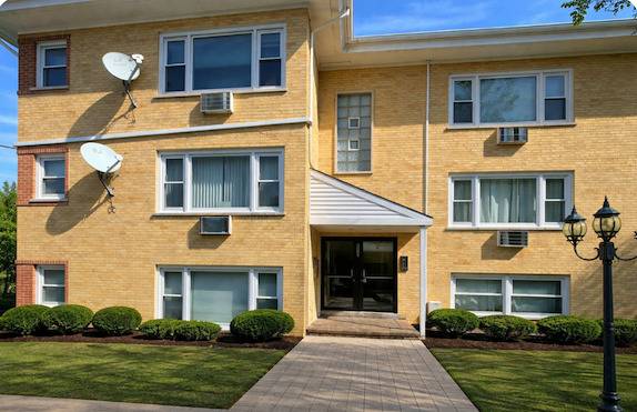 6630 W 95th ST #3D, Oak Lawn, IL 60453