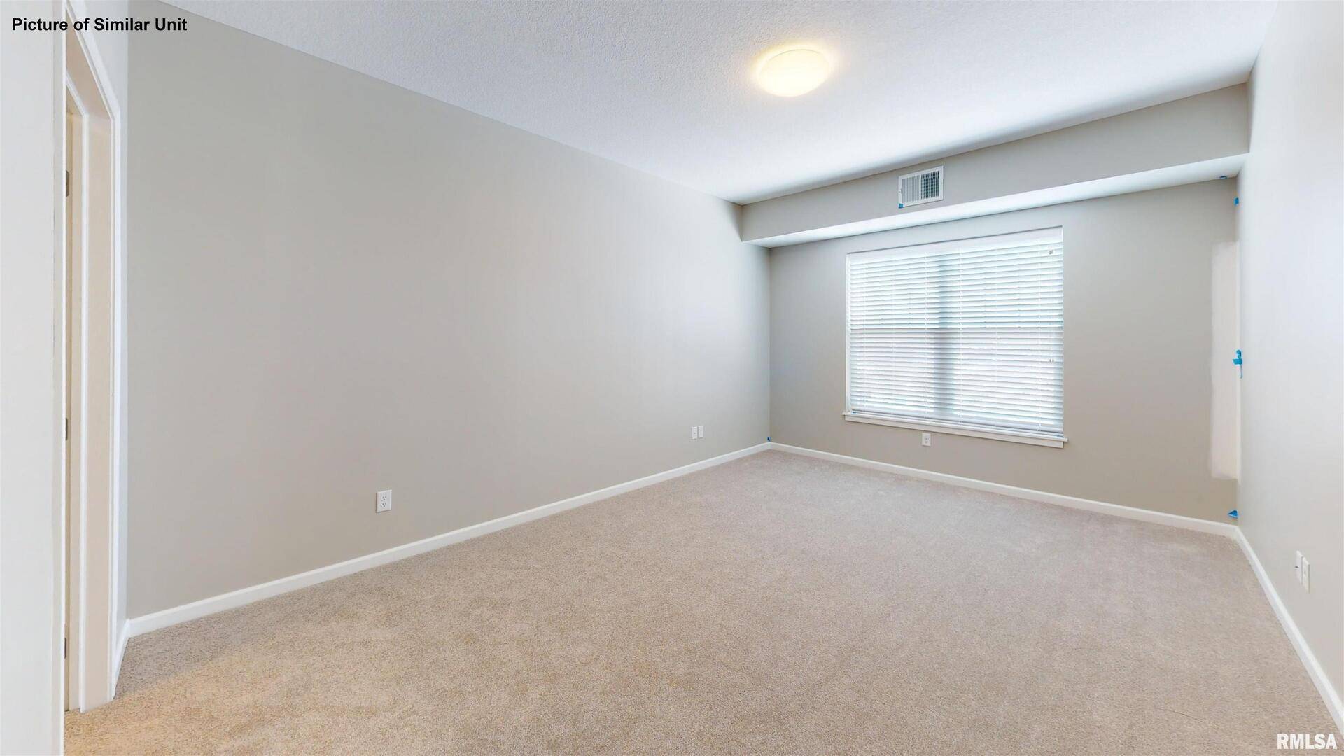 2592 MIDDLE RD #206, Bettendorf, IA 52722
