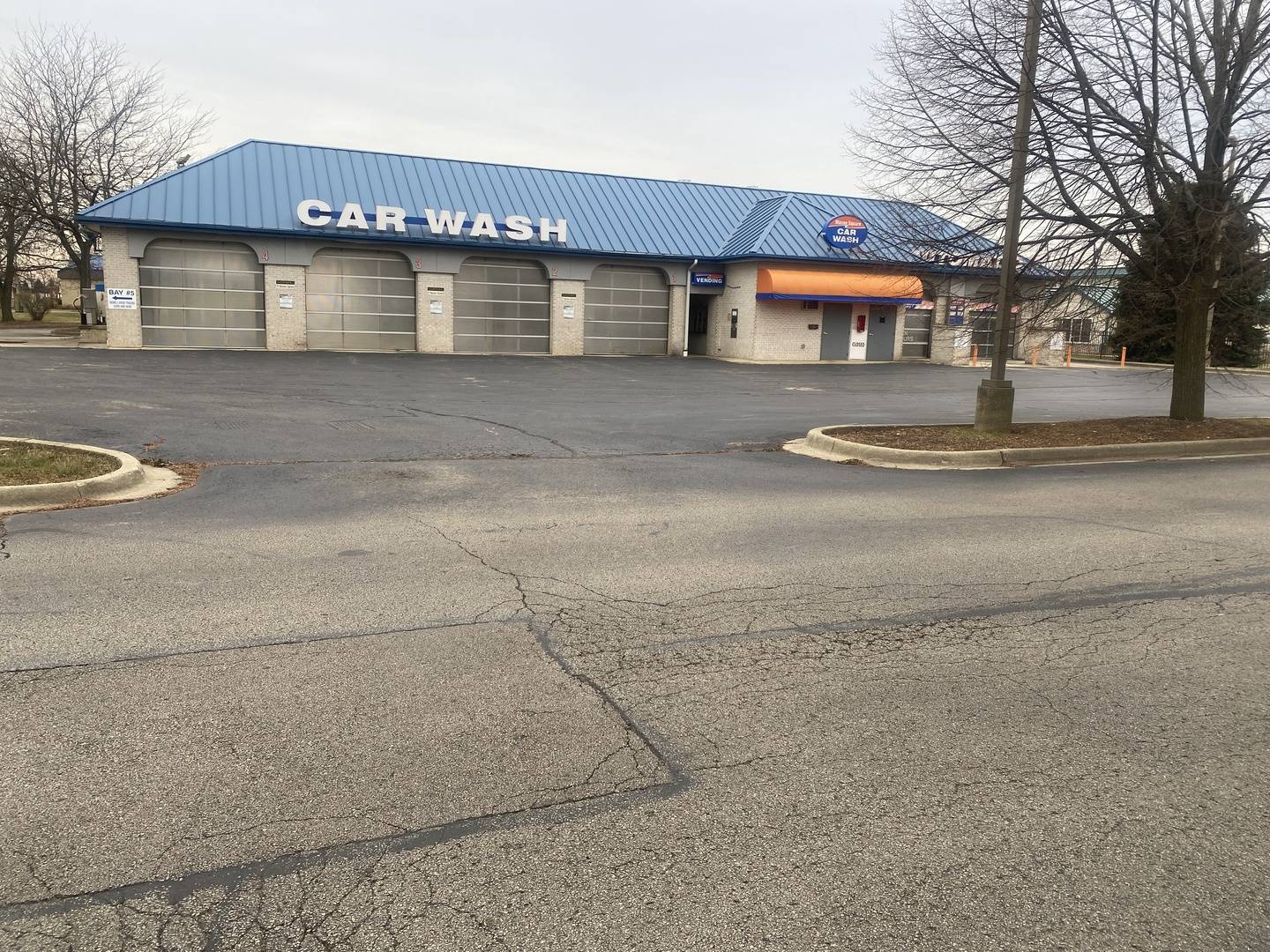 1250 DOUGLAS RD, Oswego, IL 60543