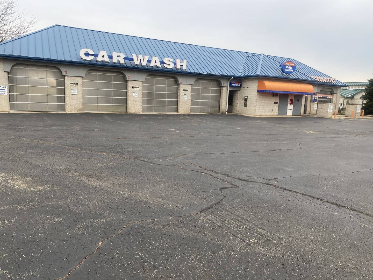 1250 DOUGLAS RD, Oswego, IL 60543