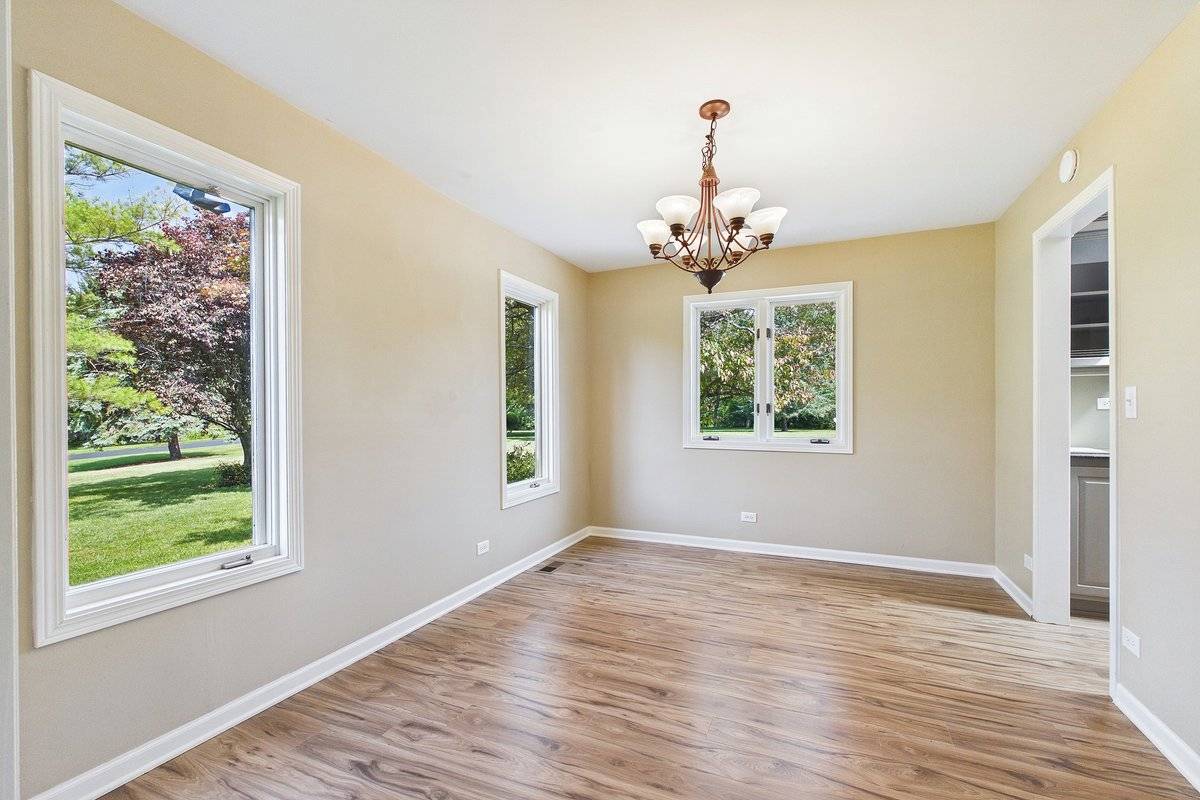209 Mooregate TRL, Hawthorn Woods, IL 60047