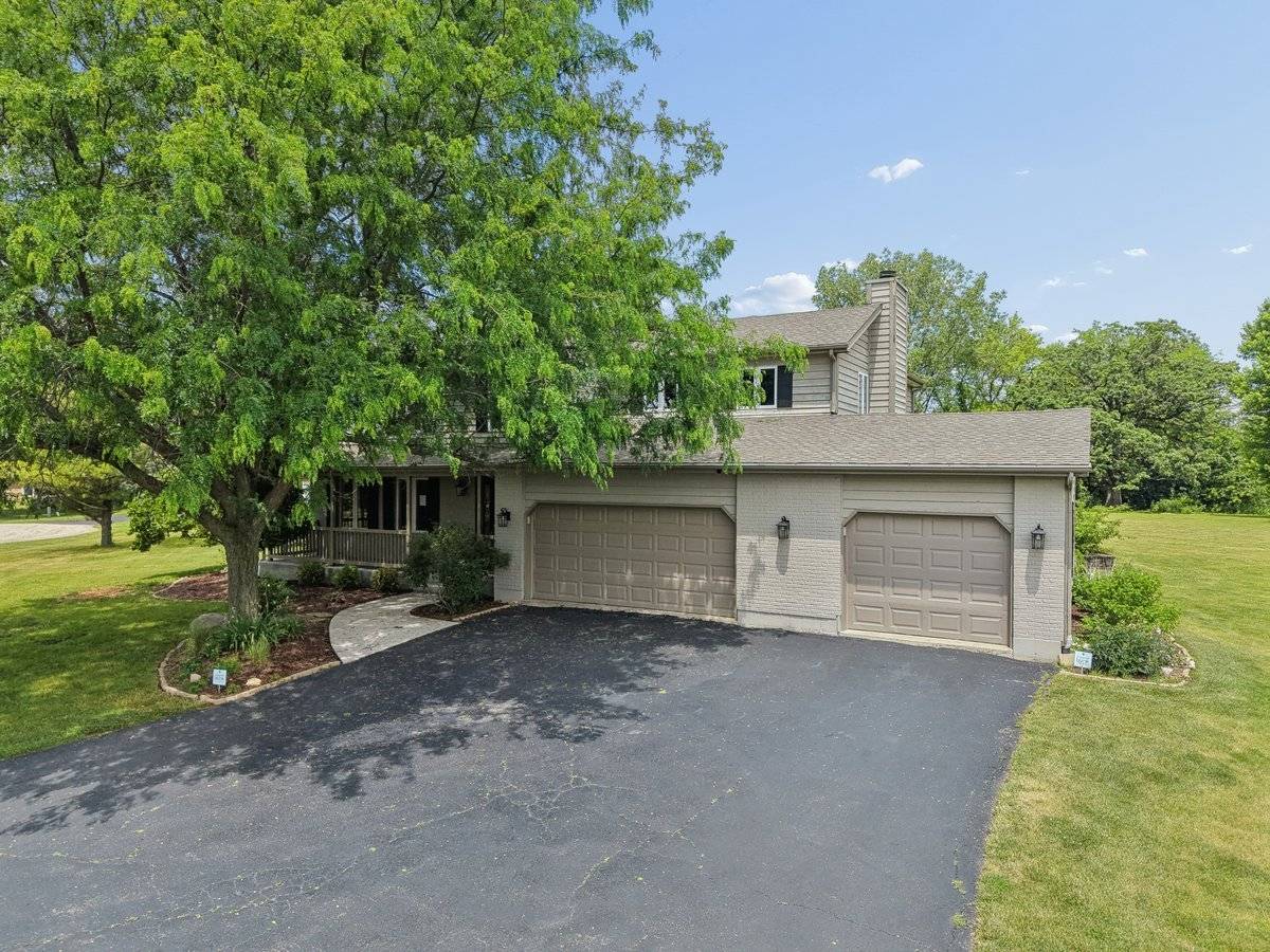 209 Mooregate TRL, Hawthorn Woods, IL 60047