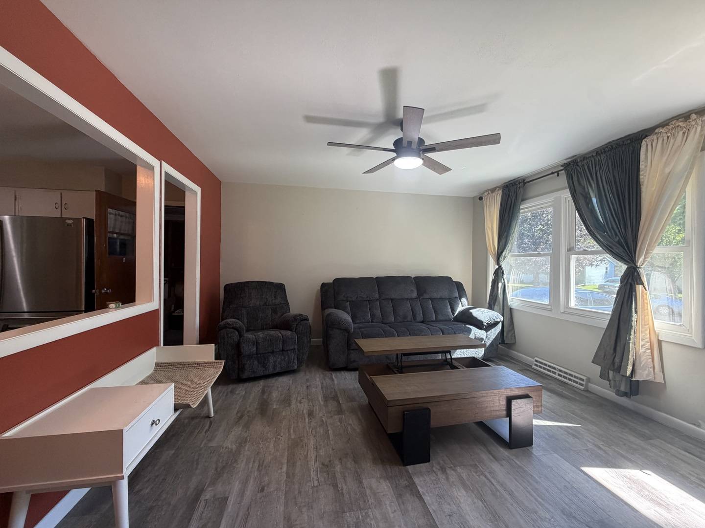 1427 Mark DR, Freeport, IL 61032