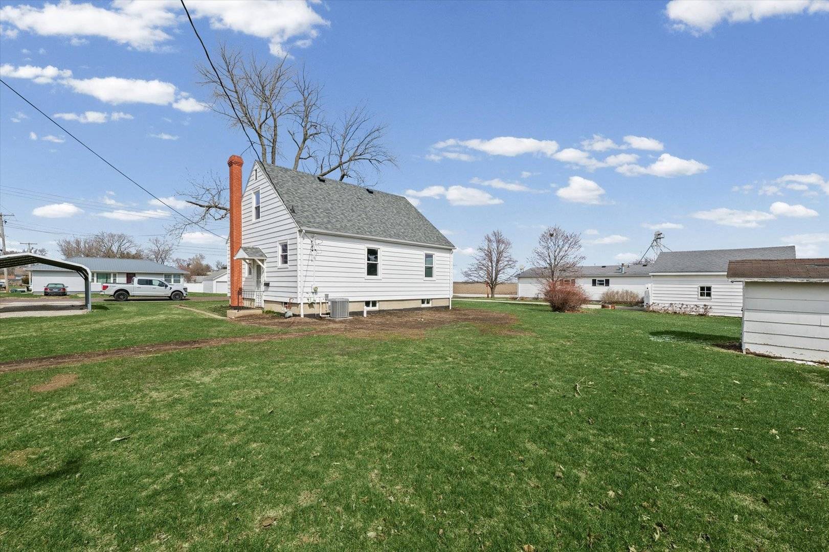 619 E 11th ST, Gibson City, IL 60936