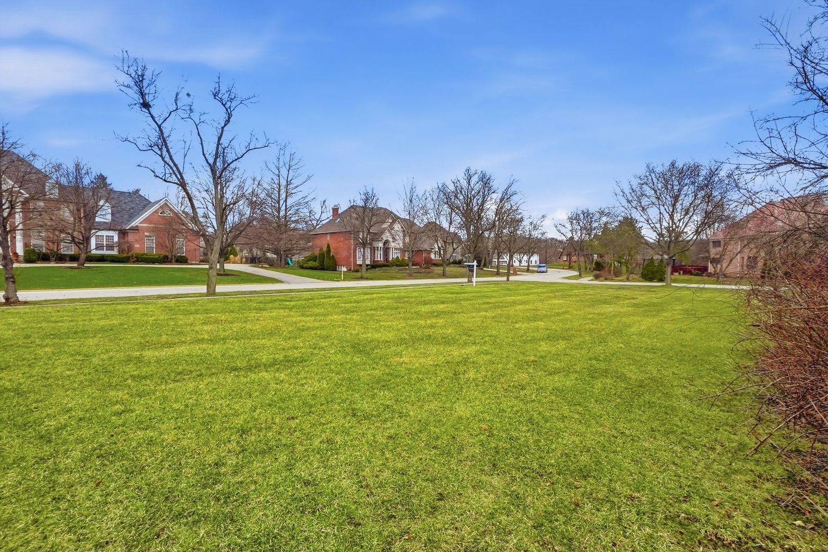 9045 Turnberry DR, Burr Ridge, IL 60527