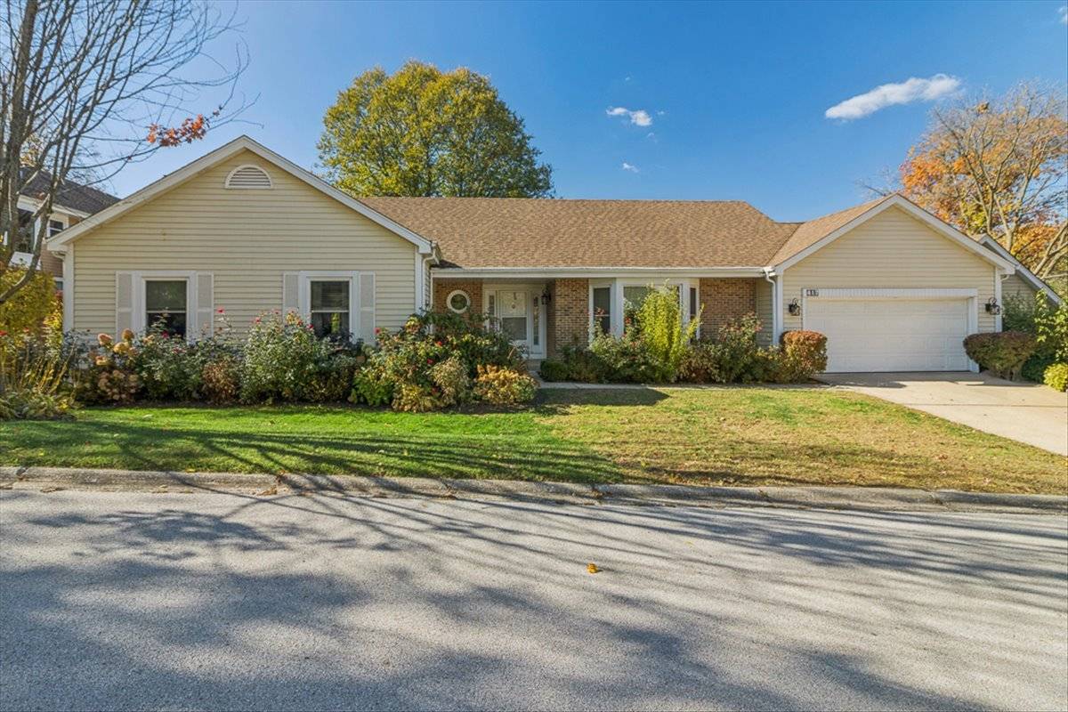 417 River Bluff CIR, Naperville, IL 60540