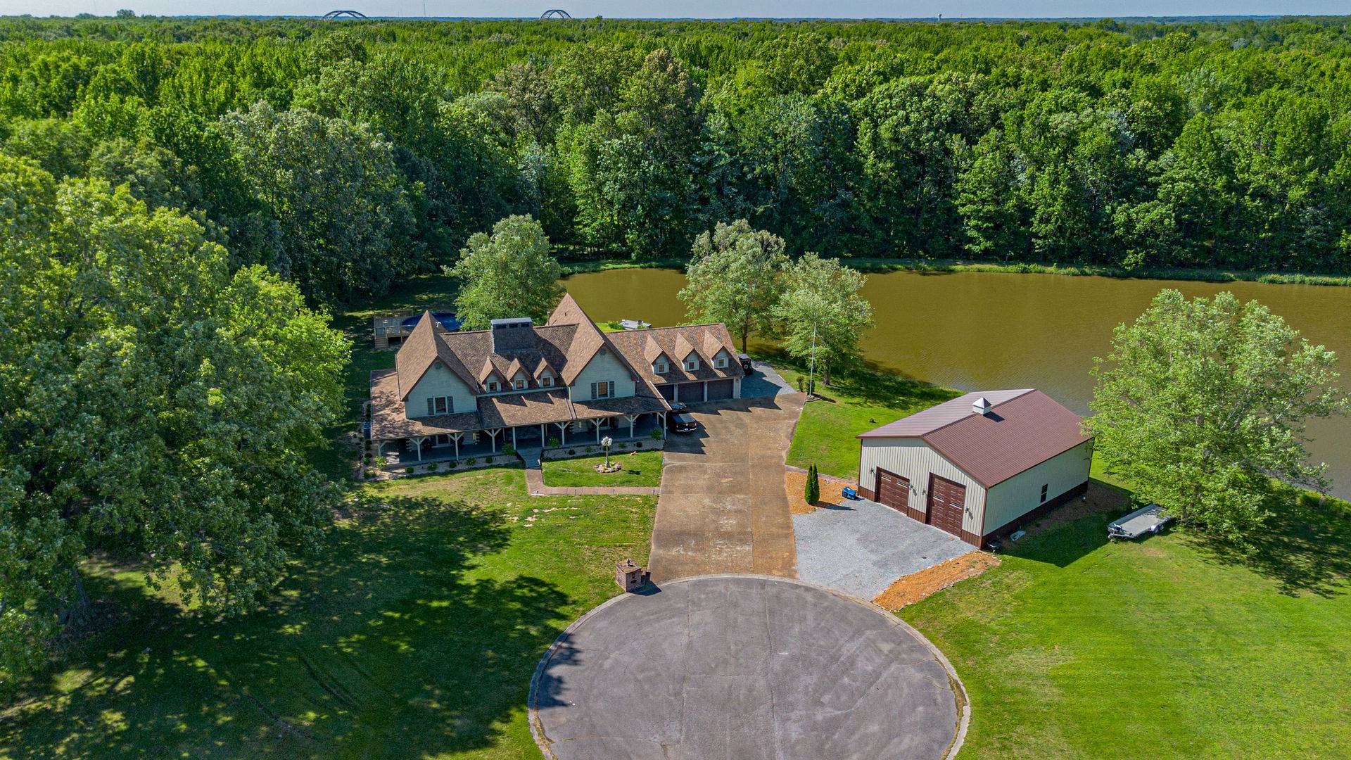 5 Woodhaven EST, Metropolis, IL 62960
