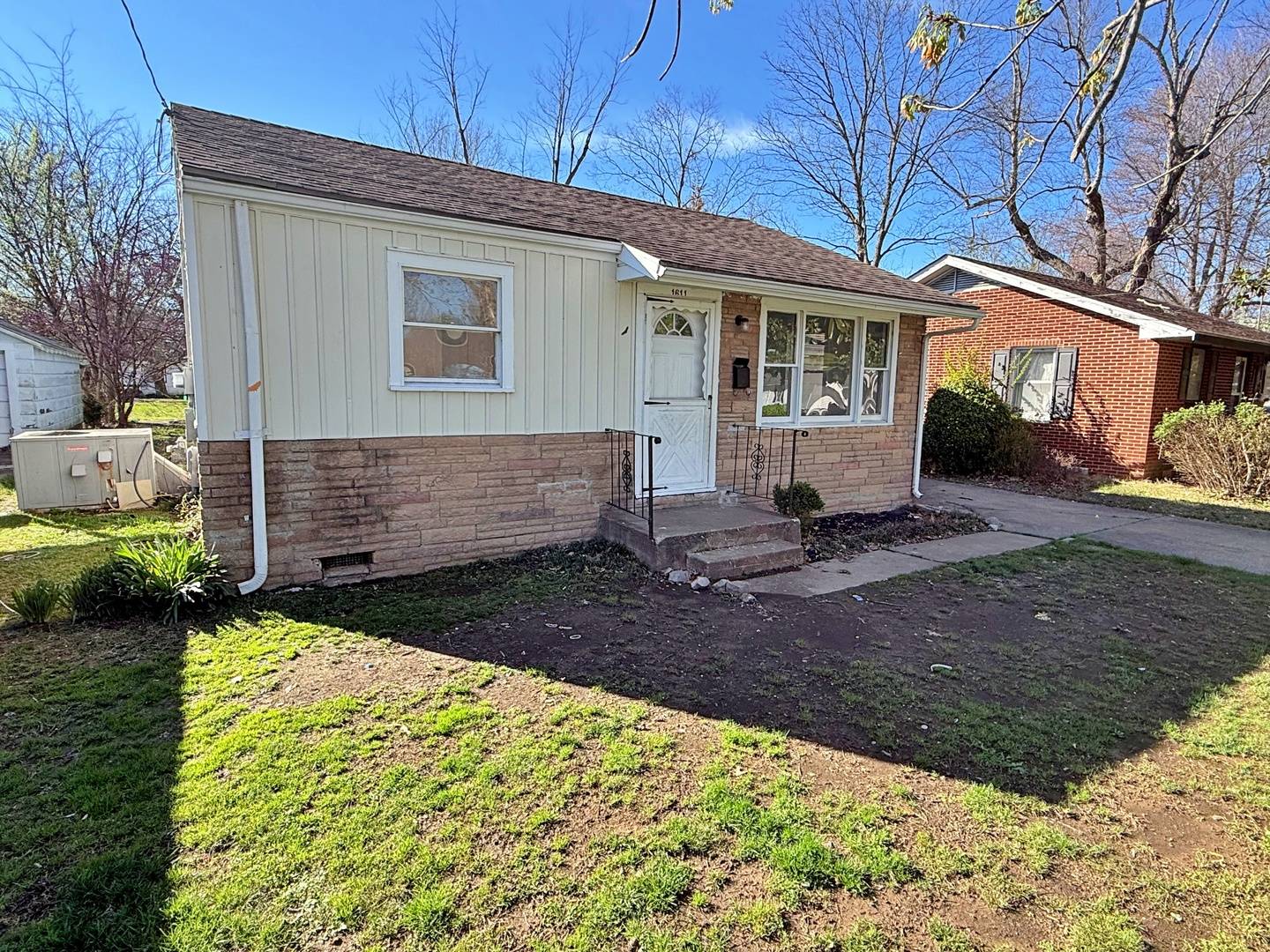 1611 Ferry ST, Metropolis, IL 62960