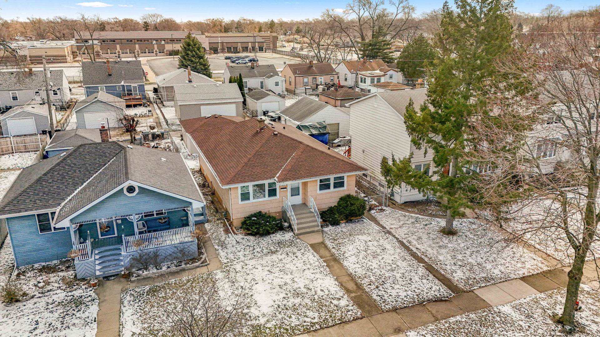 17831 Community ST, Lansing, IL 60438