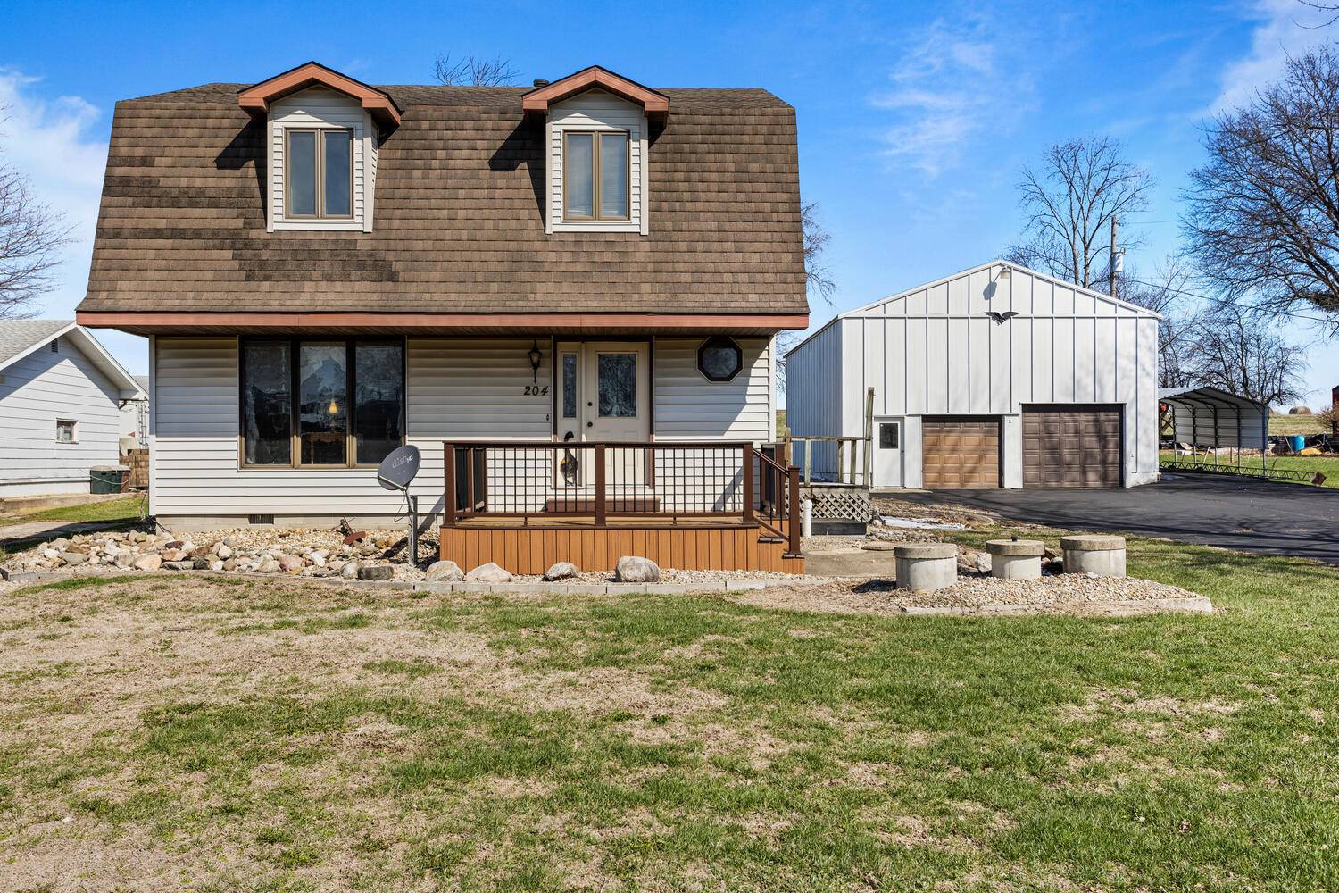 204 W Meade ST, White Heath, IL 61884