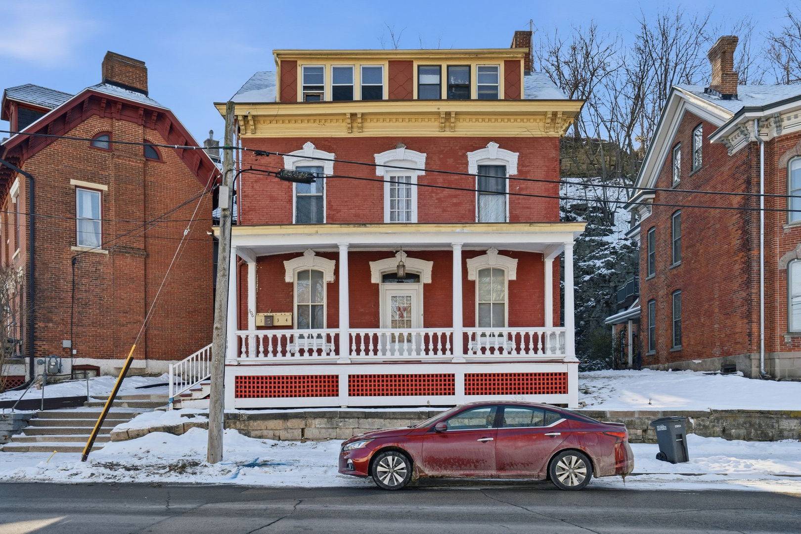 306 W Locust ST, Dubuque, IA 52001
