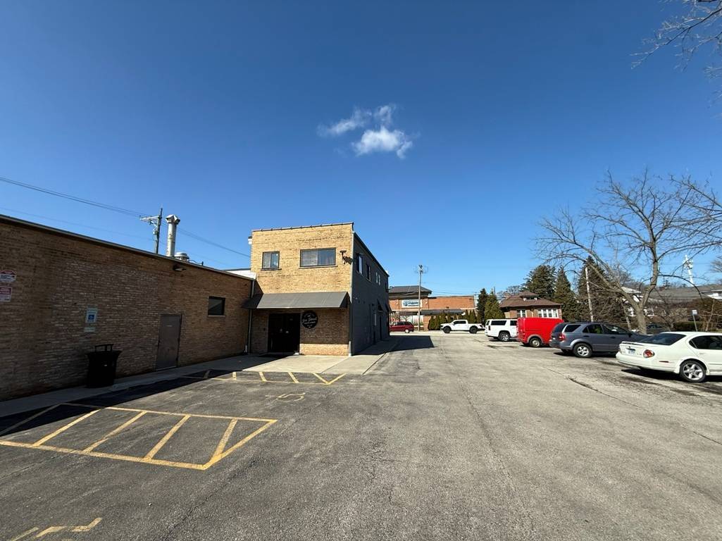 6959 N Milwaukee AVE, Niles, IL 60714