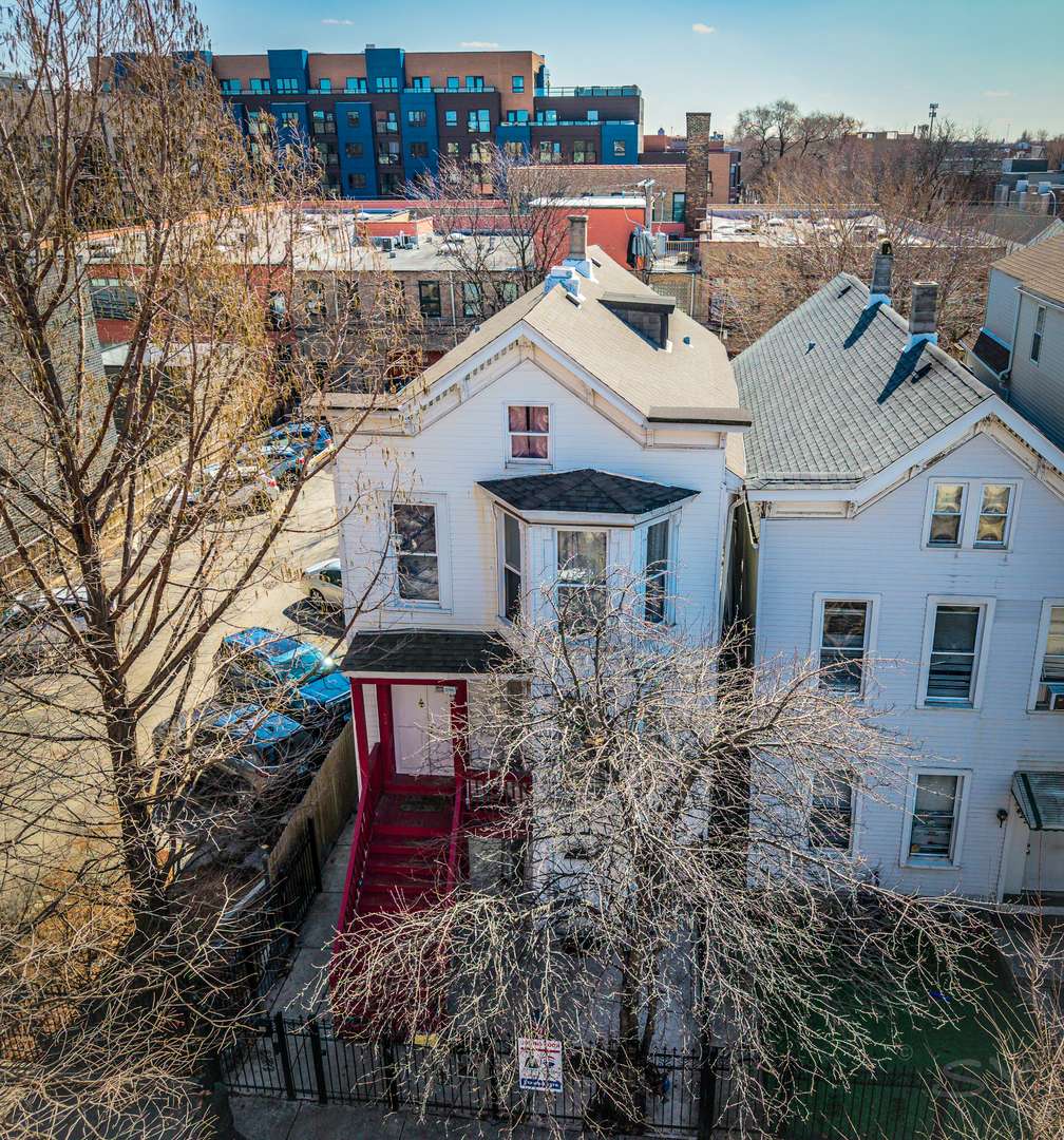 2423 W Moffat ST, Chicago, IL 60647