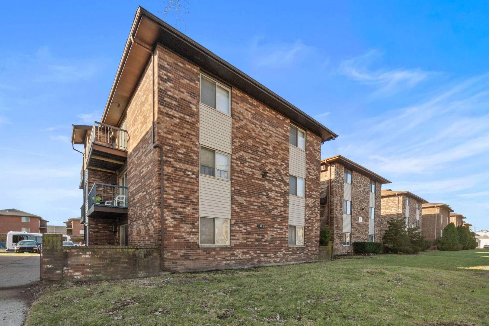 3045 BERNICE RD, Lansing, IL 60438