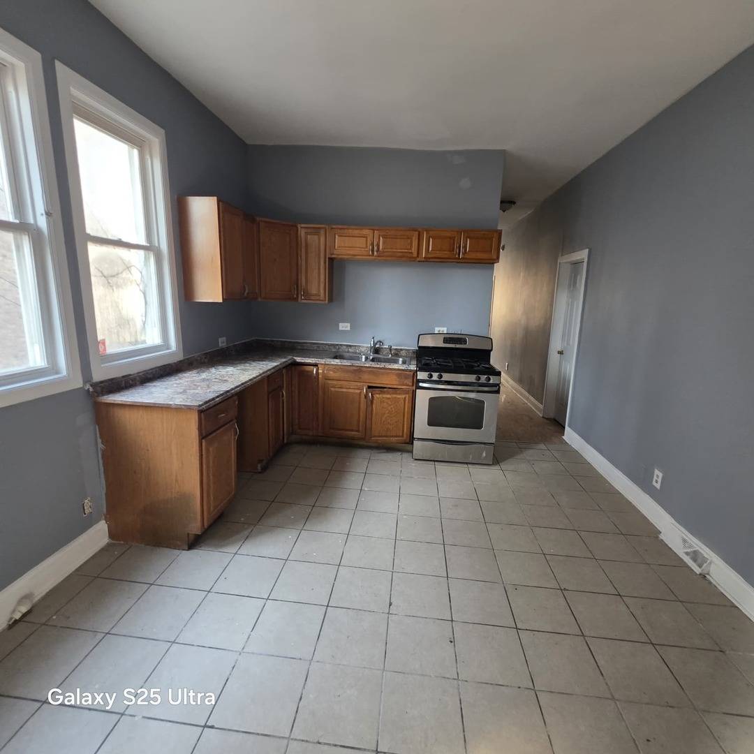 9021 S Exchange AVE, Chicago, IL 60617