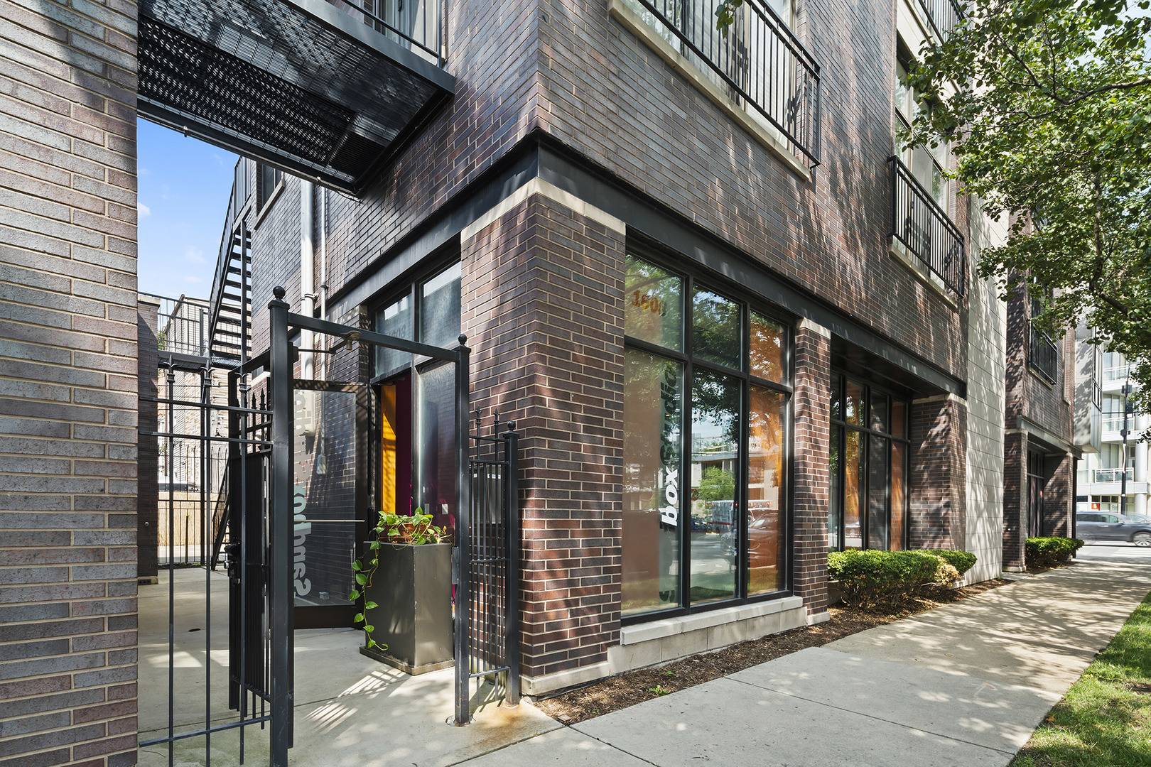 1608 W Cornelia AVE, Chicago, IL 60657