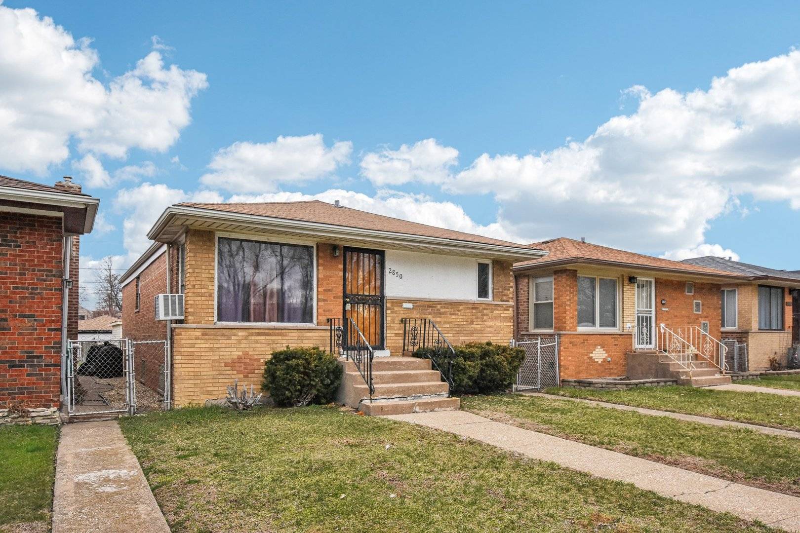 2850 E 94th ST, Chicago, IL 60617