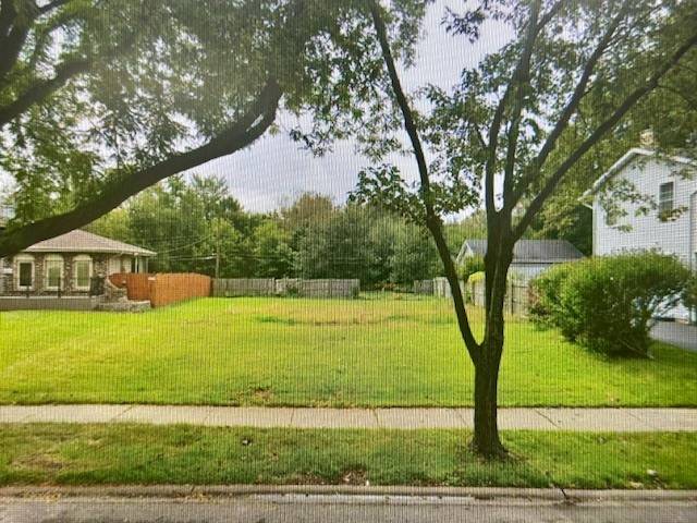 215 W LAKE PARK DR, Addison, IL 60101