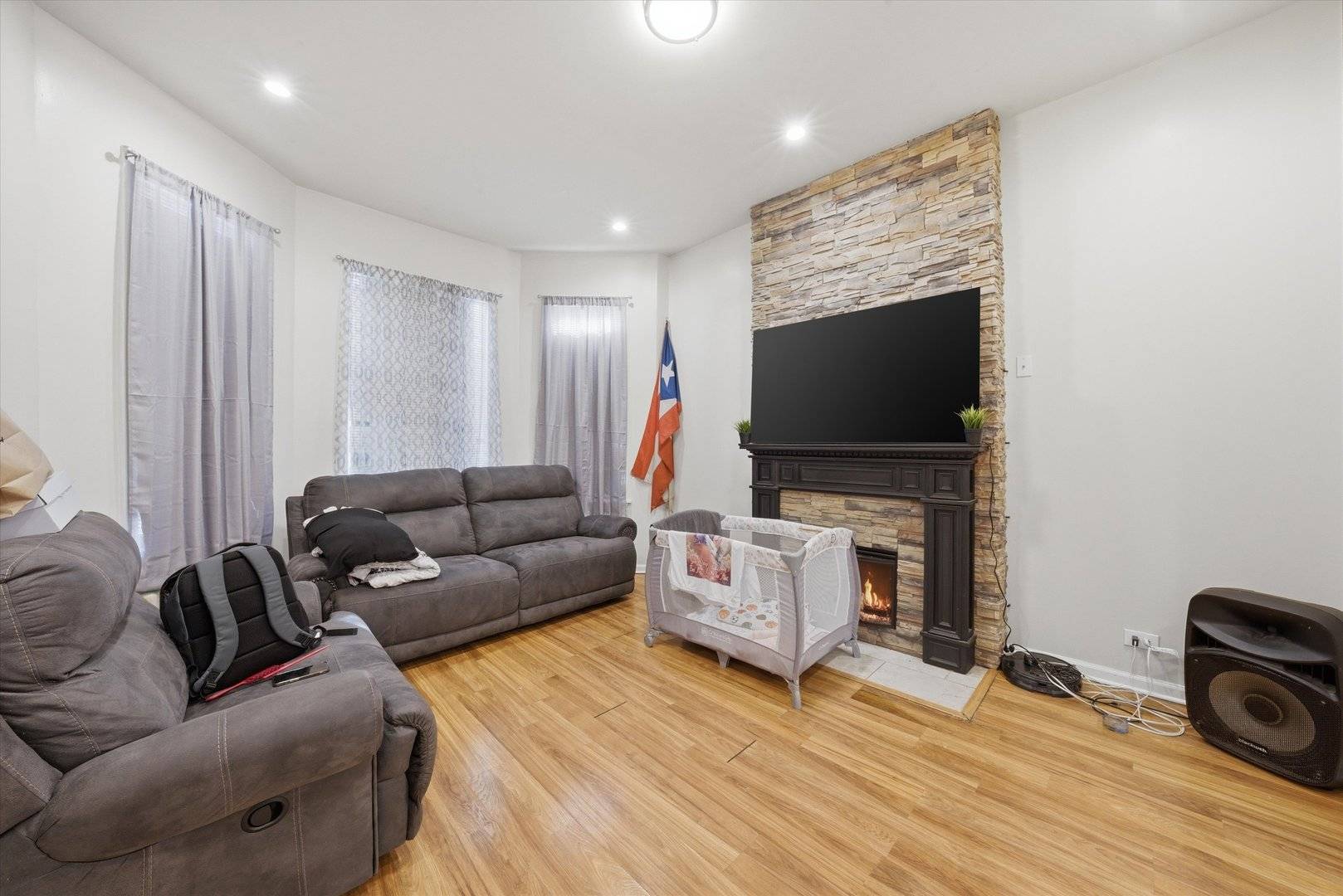 1812 S Hamlin AVE, Chicago, IL 60623