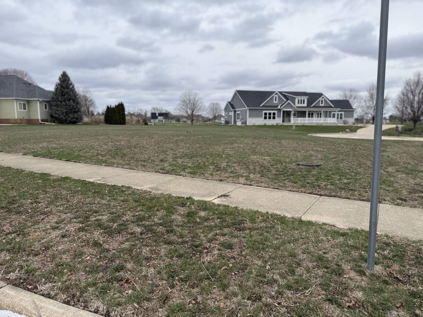 2814 Castlerock DR, Urbana, IL 61802