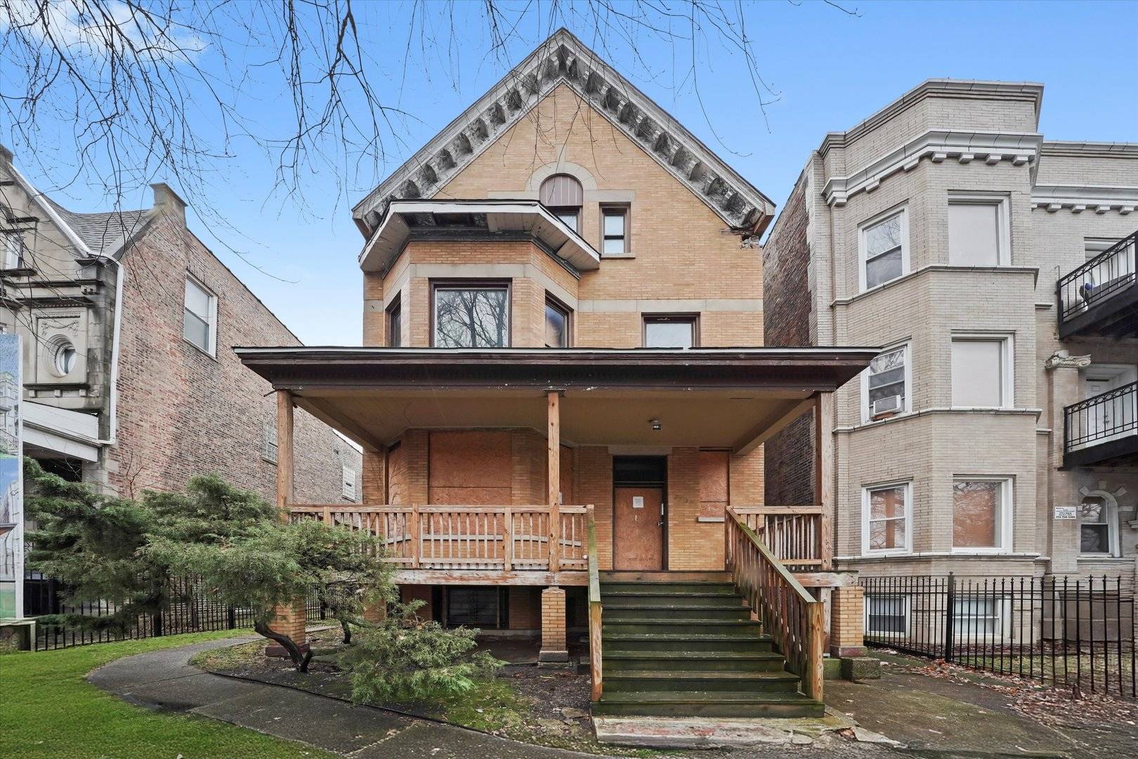 5930 S King DR, Chicago, IL 60637