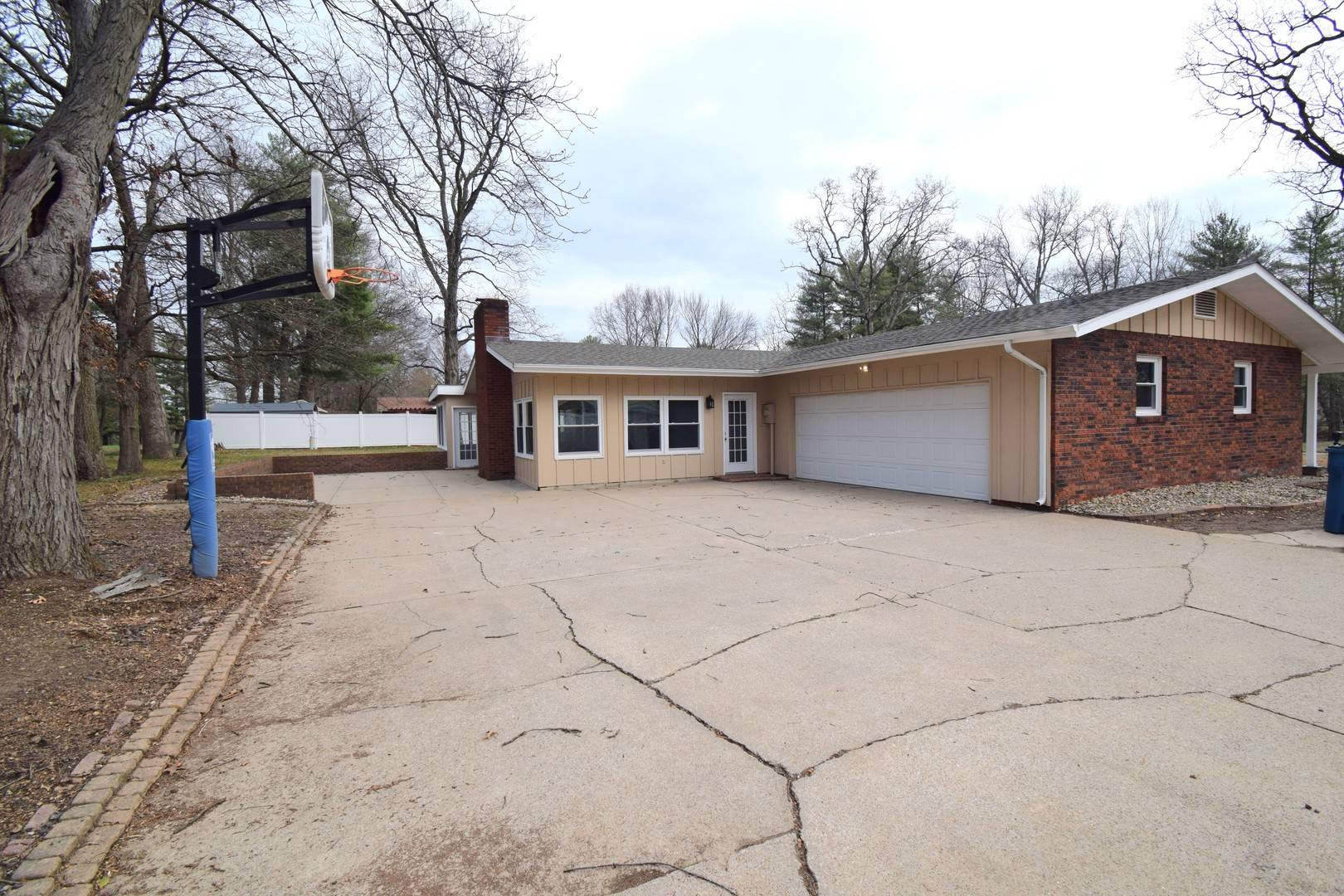 4 Webster Hill EST, Mt Vernon, IL 62864