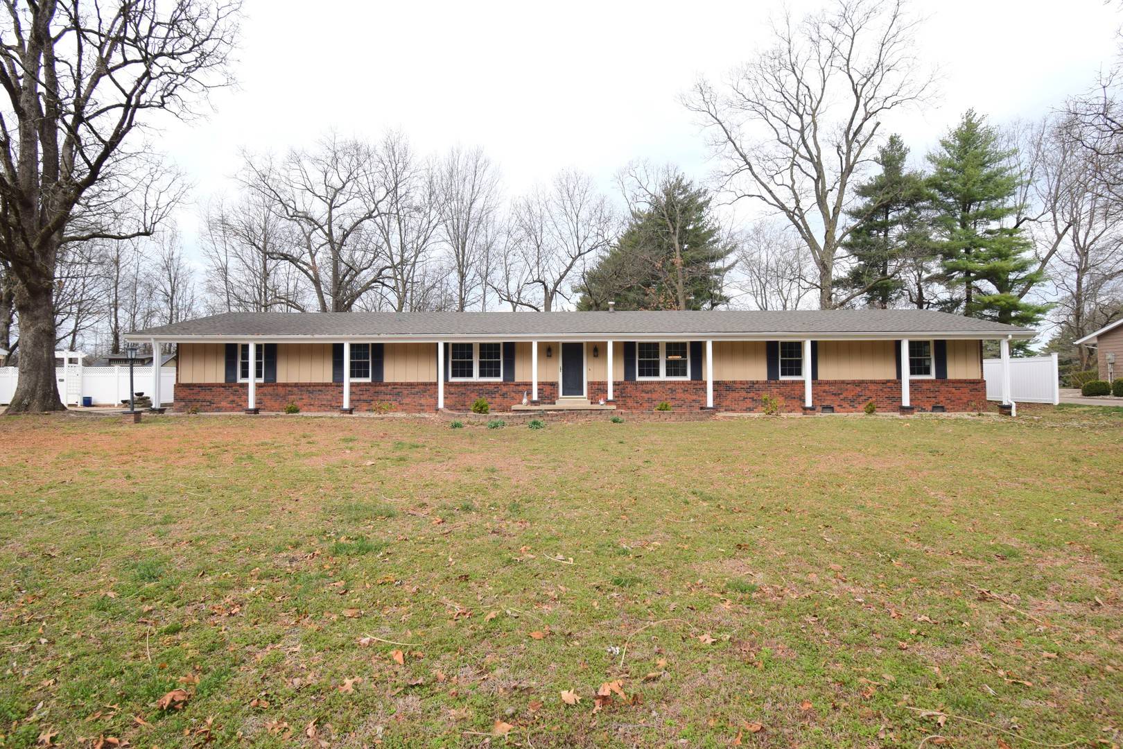 4 Webster Hill EST, Mt Vernon, IL 62864