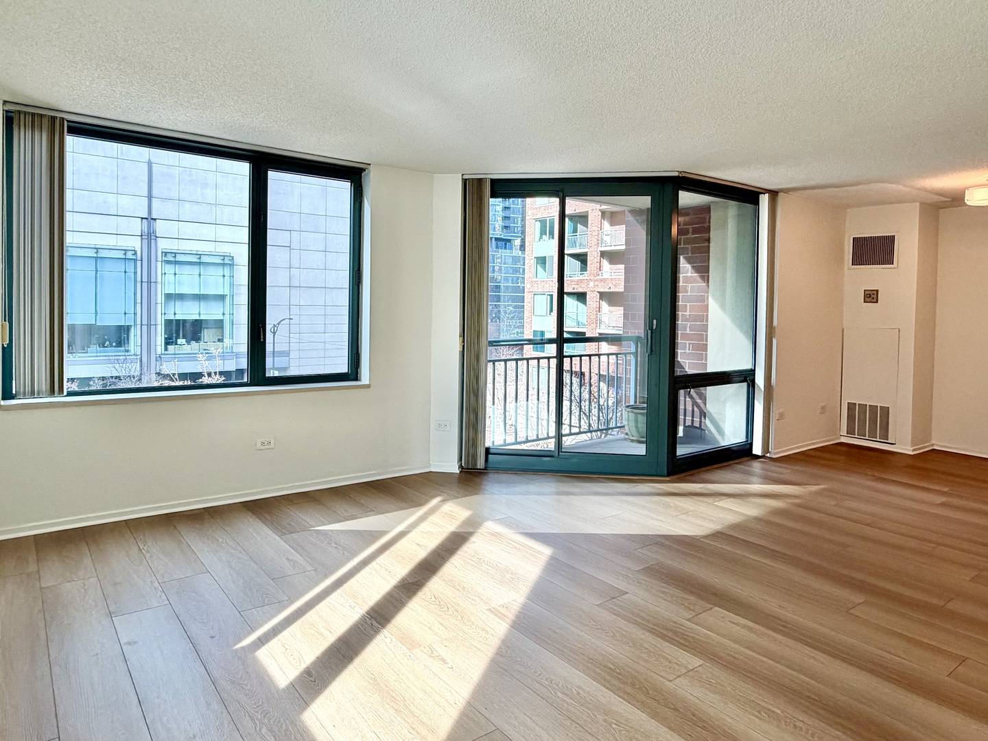 480 N McClurg CT #520, Chicago, IL 60611