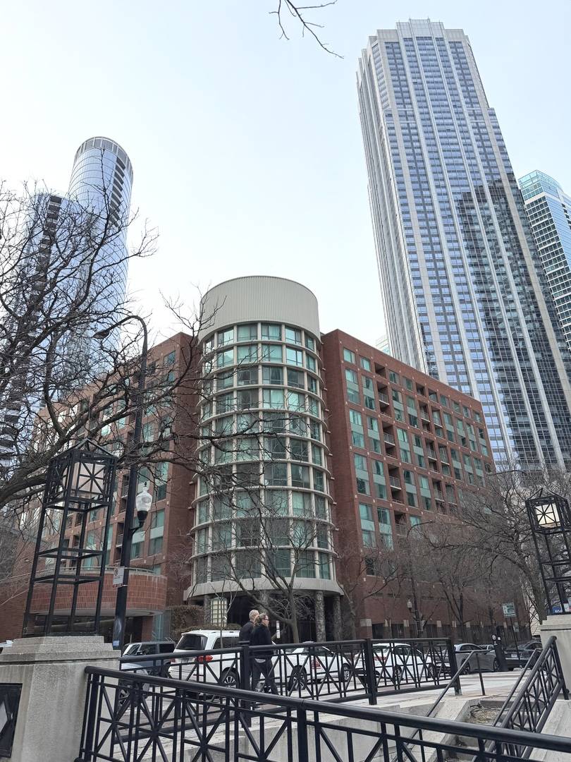 480 N McClurg CT #520, Chicago, IL 60611