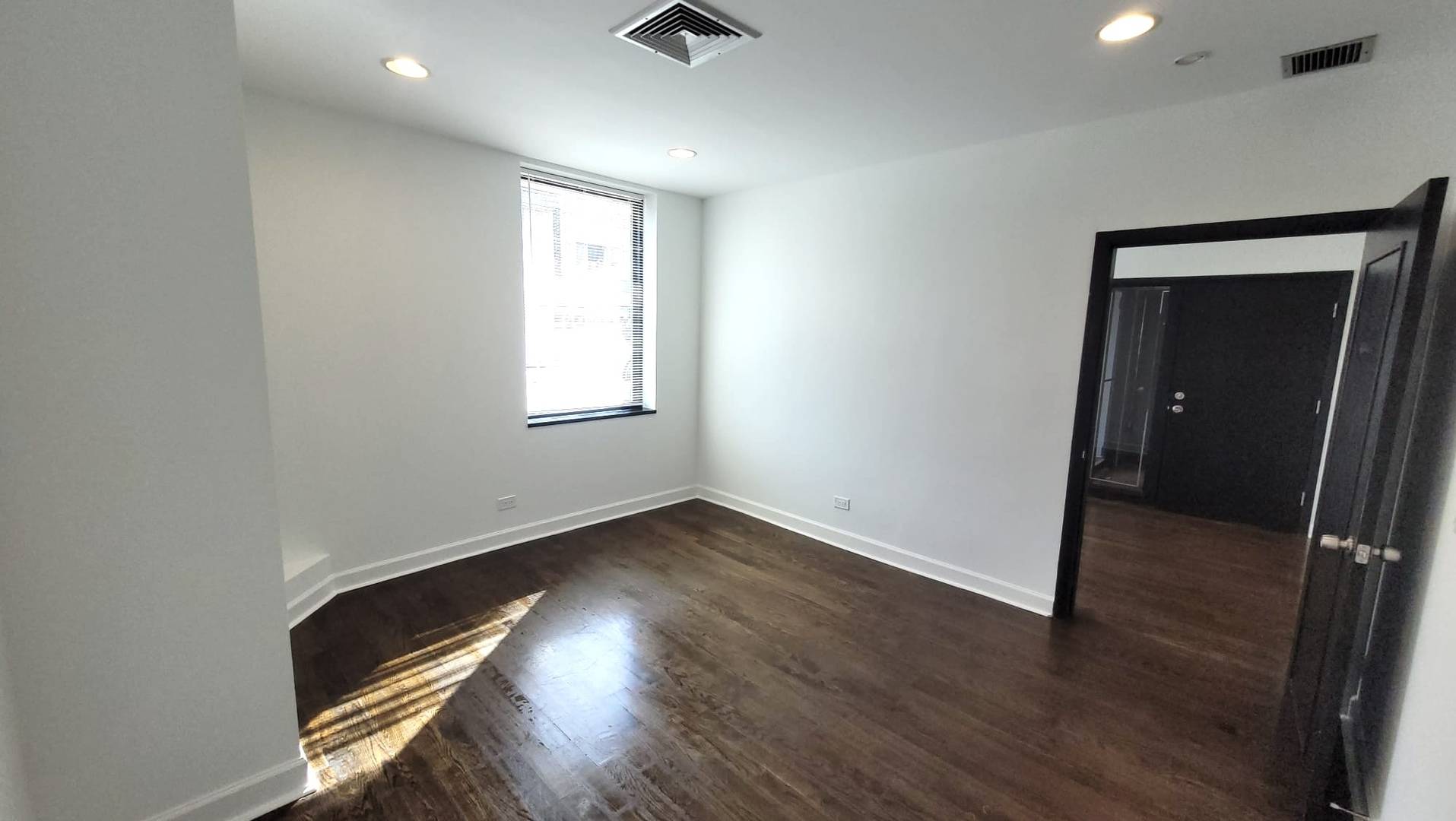 5642 W Diversey AVE, Chicago, IL 60639