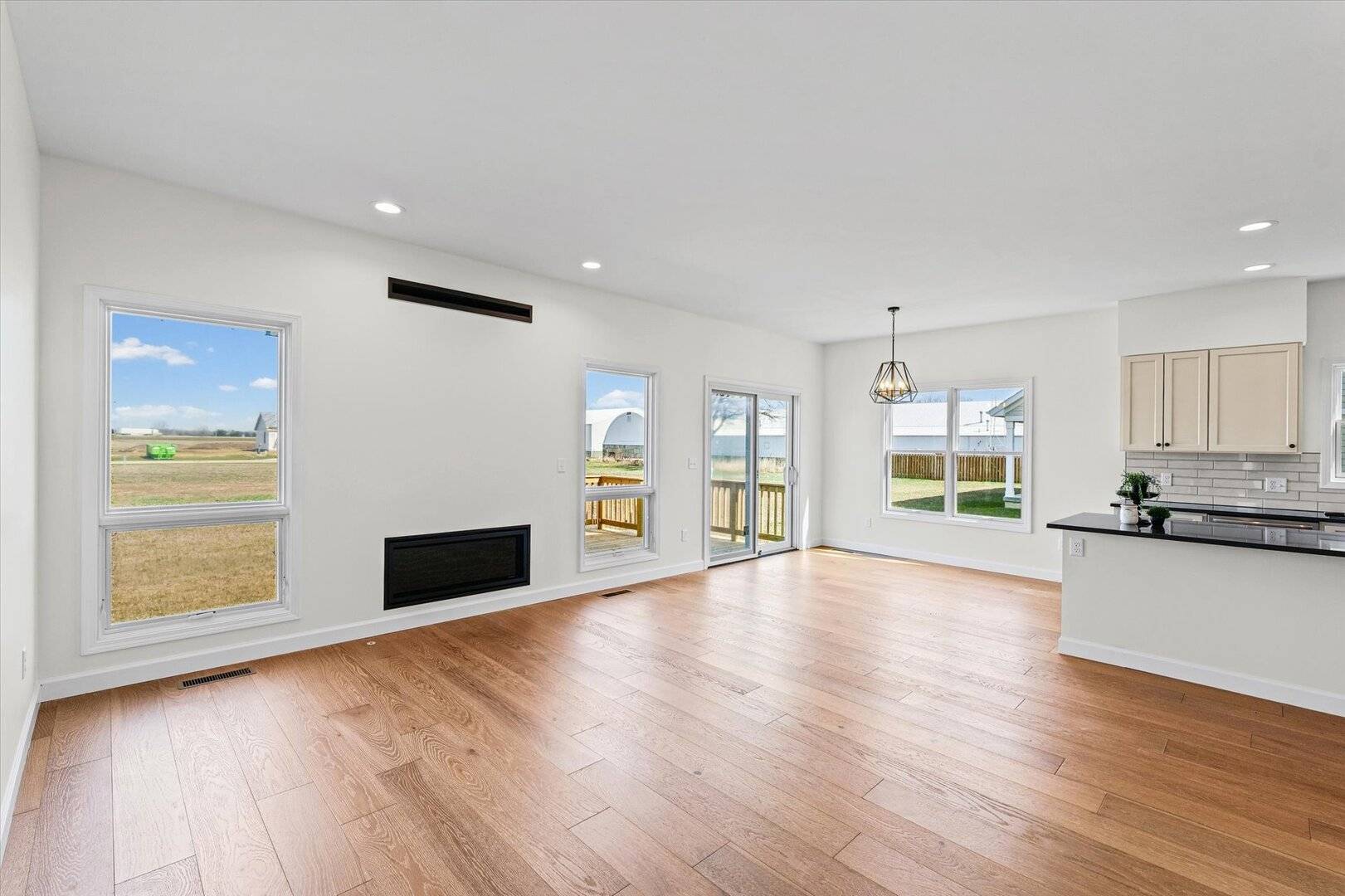 4 Foxtrot LN, Monticello, IL 61856