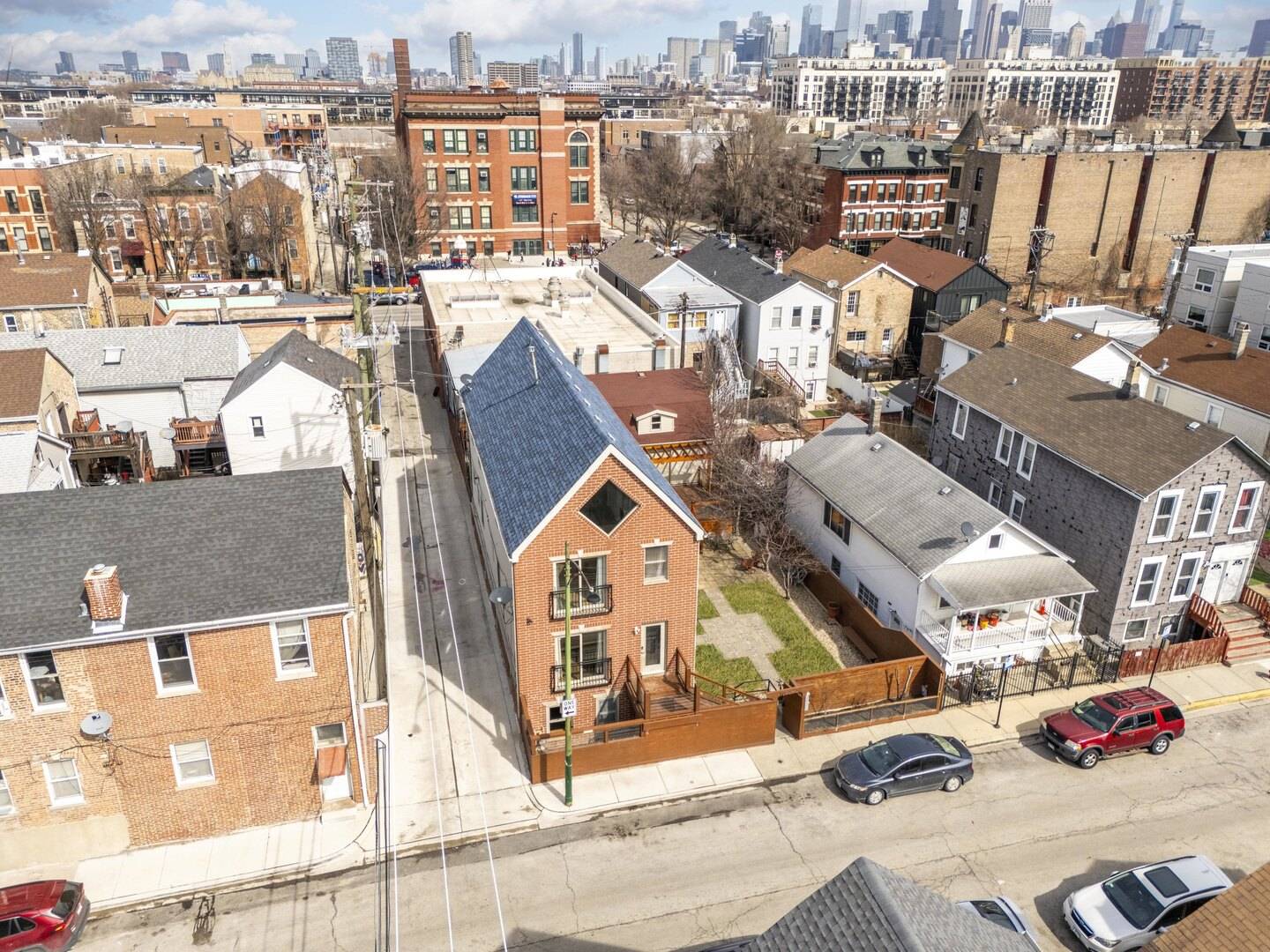 1024 W 18th PL, Chicago, IL 60608