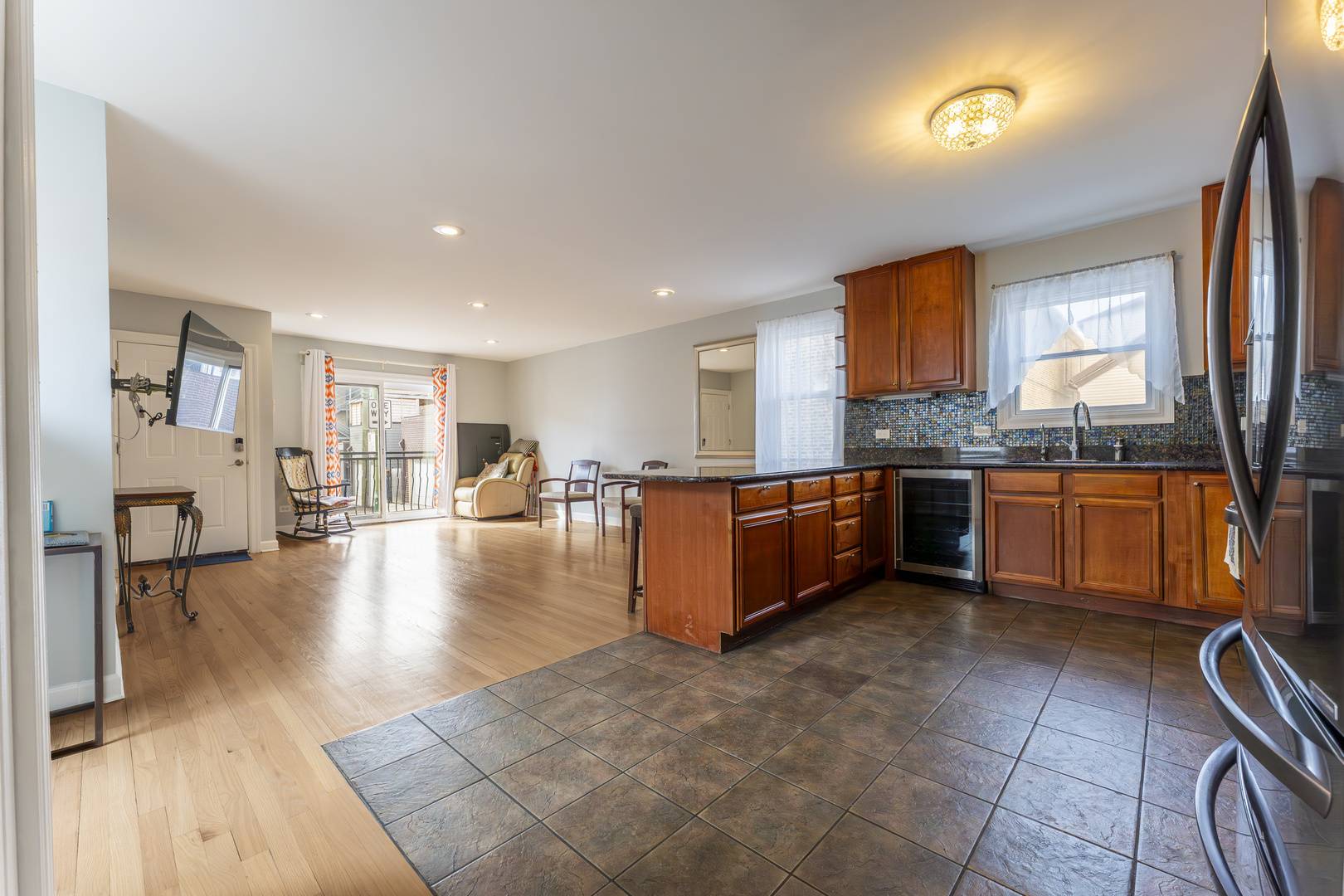 1024 W 18th PL, Chicago, IL 60608