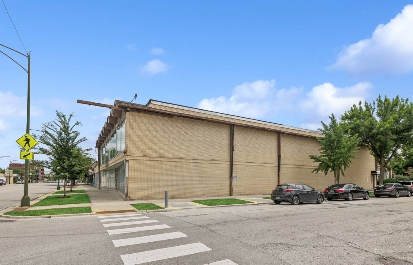 3451 W Peterson AVE, Chicago, IL 60659