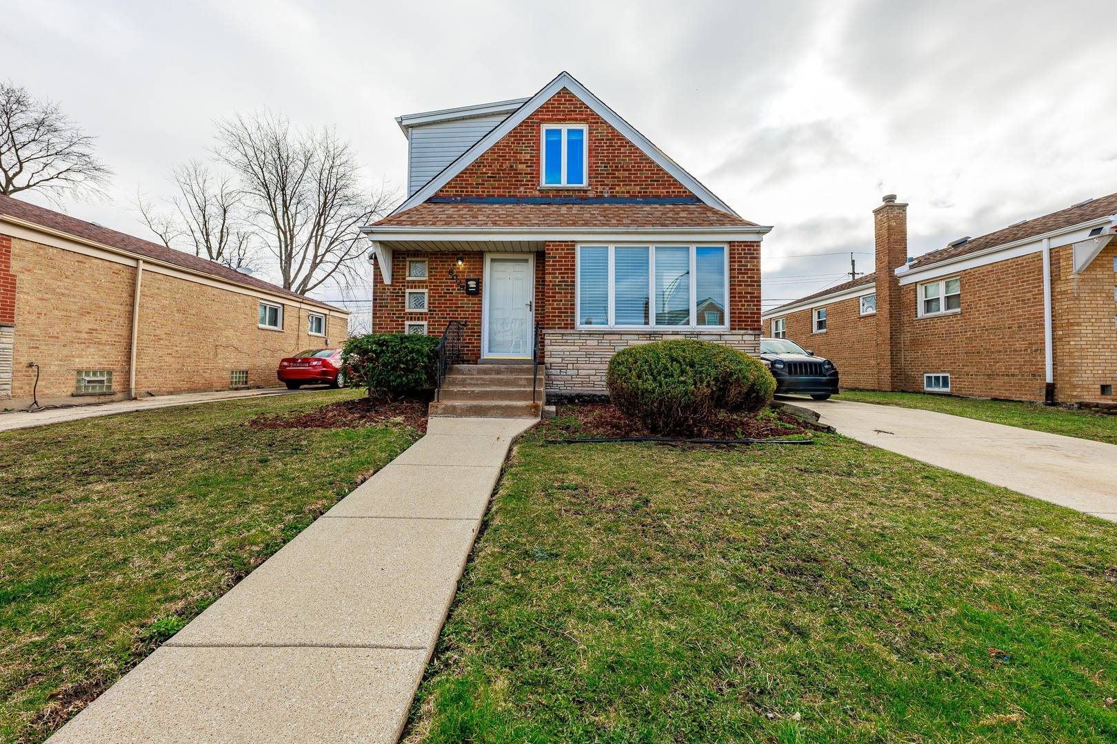8009 S Kolin AVE, Chicago, IL 60652
