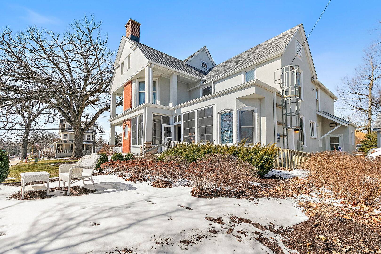 303 N Main ST, Elburn, IL 60119