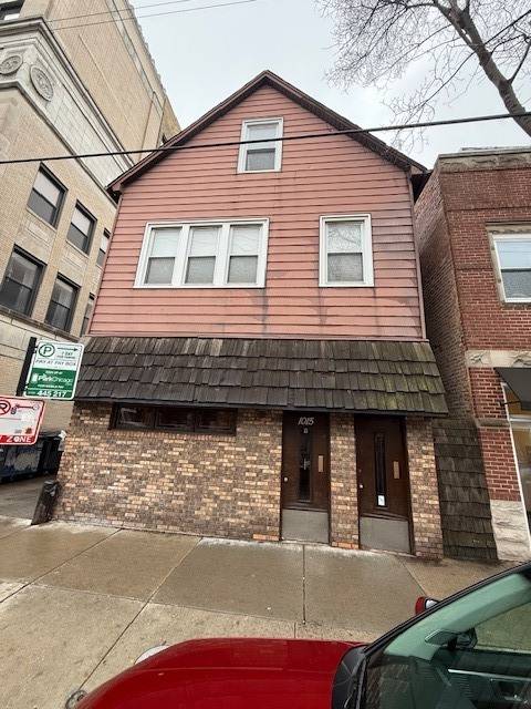 1015 W Belmont AVE, Chicago, IL 60657